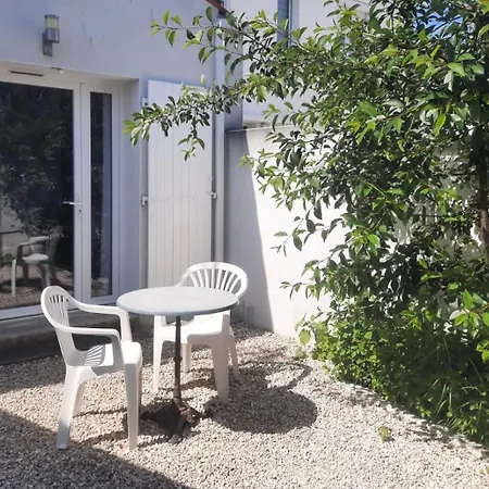 33 Ter Bon Pied A Terre *